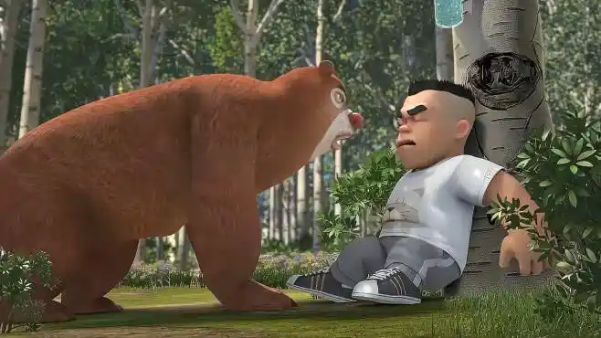 熊出没:二狗碰到狗熊,以为要被吃,谁知却被狗熊拉着喝酒-母婴亲子视频