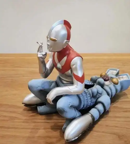 生活不易,奥特曼也开始搞副业了