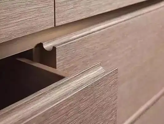 告别一门到顶,分割式衣柜免拉手设计