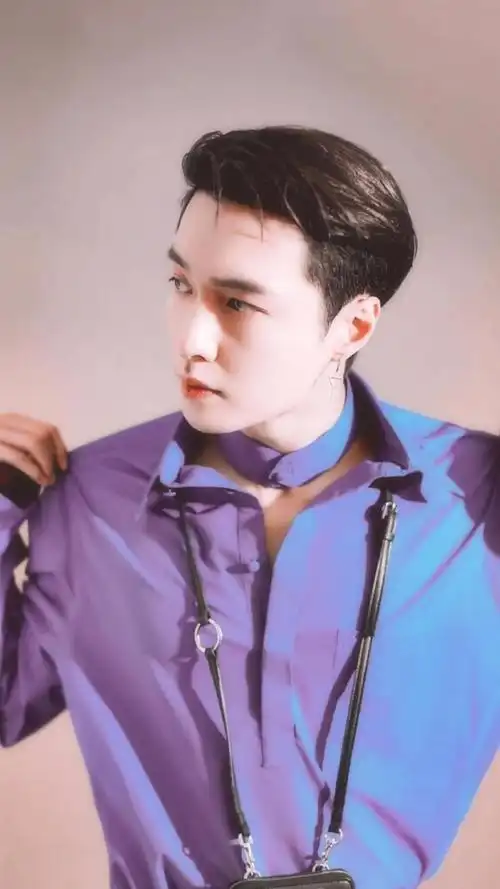 张艺兴霸气个性迷人写真