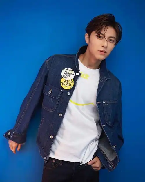 王子邱胜翊拍率性写真演绎牛仔时尚帅气无限