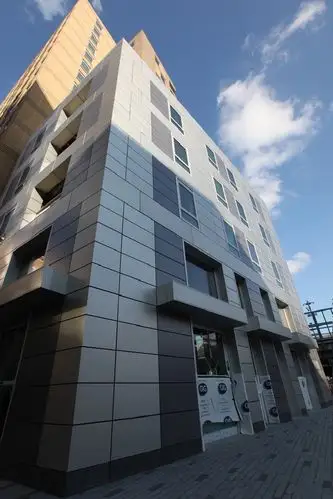 区玻璃幕墙安装维修-新津区石材铝塑板幕墙改造翻新-重庆航鸿幕墙公司