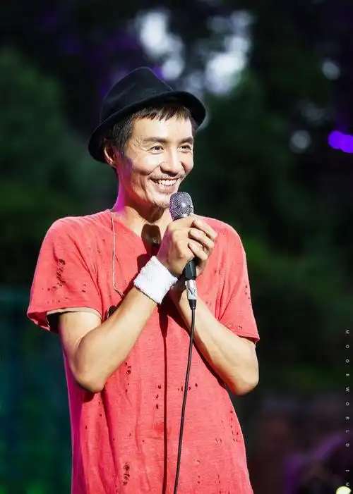 半年后现身,自曝过去半年说话不足200句