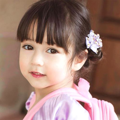 吉拉达莫兰混血漂亮女宝宝海报胎教画报萌娃早教bb墙贴画小女孩画