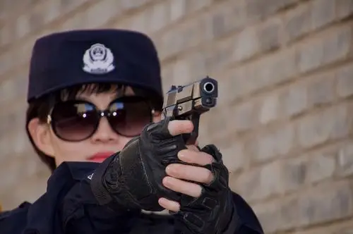 铿锵玫瑰 · 女子特警队