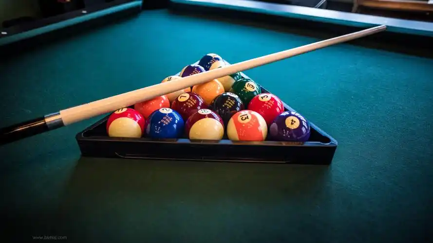 台球桌上的台球图片桌面壁纸