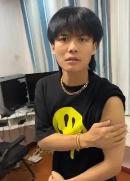 疯狂小杨哥怎么不更新了?