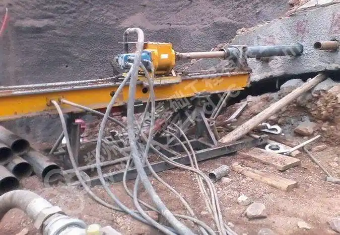 管棚注浆加固作为隧道施工中的重要辅助工法,在防止隧道塌方,控制地表