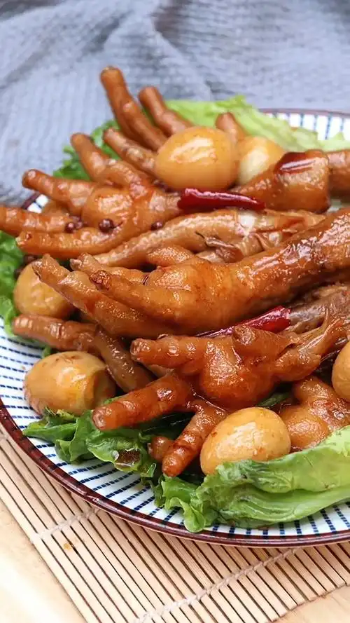 鹌鹑蛋鸡爪