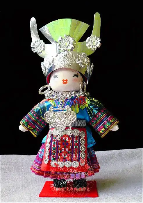 晓青工艺27cm苗族盛装娃娃贵州高档特色手工艺品木偶