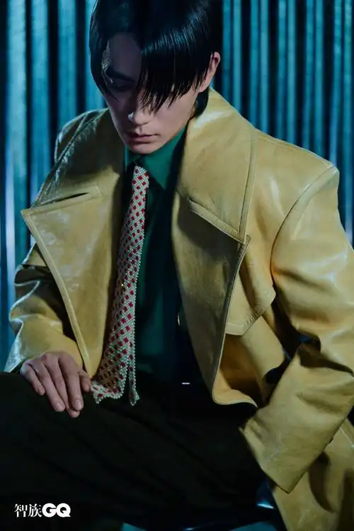 朱一龙超话@朱一龙登杂志三月刊封面写真曝光.全新风格来袭!