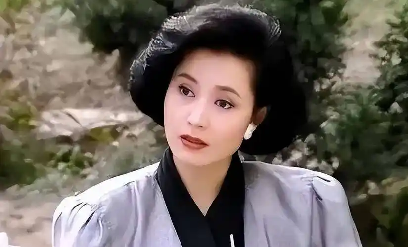 邬倩倩:挤走导演原配夫人,成功上位后却没坐稳,67岁了还是单身_尤小刚