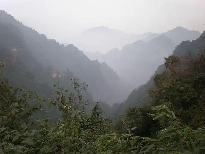 黛色峨眉,美得如同水墨画.