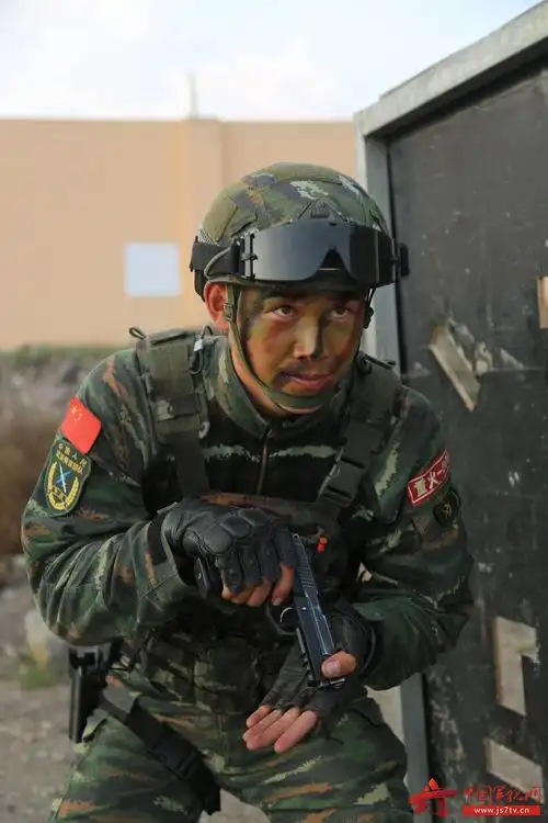 【超燃】一组图带你走进武警特战队员的极限训练