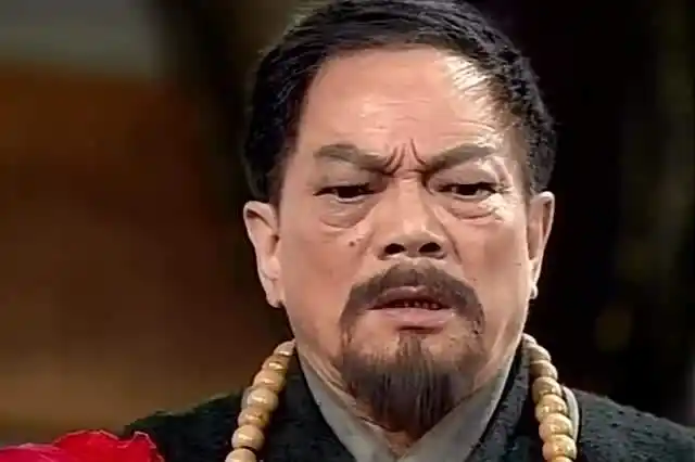 神雕侠侣中金轮法王的武功是否强于郭靖