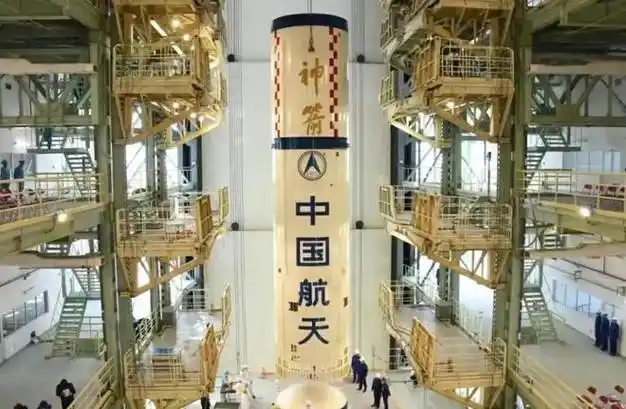 杨利伟回忆火箭加速:短短一刹那,五脏六腑似乎都要碎了|飞船|太空|将