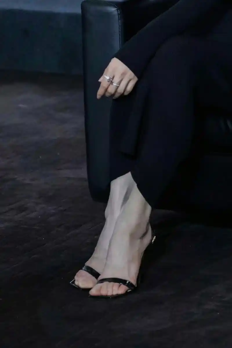 秦岚  高跟凉鞋  大长腿美jio