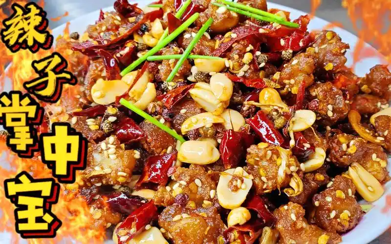 天气渐凉,阿友做辣子掌中宝,香酥麻辣真好吃!