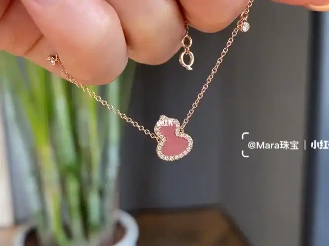 qeelin粉色蛋白石小葫芦手链