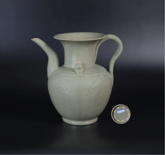 北宋越窑秘色瓷执壶