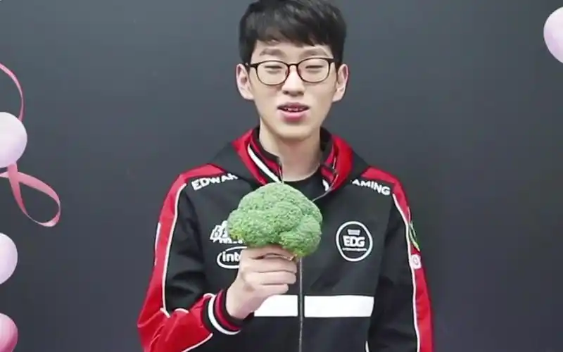 【scout/李汭灿】0314生日剪辑短片~_哔哩哔哩 (゜-゜)つロ 干杯