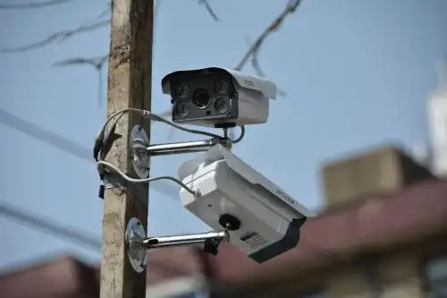 请问视频监控摄像头画面会跳出这个像是摄像头设置的选项呢?