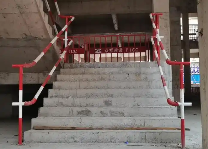 楼梯临边防护栏 工地楼梯施工临时围栏 楼梯立柱,伸缩式楼梯扶手