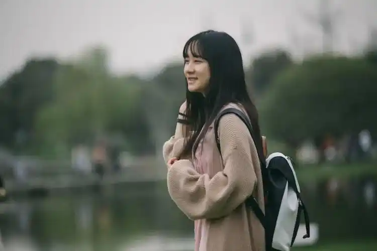 第一张人像照片先来个背景虚化吧景深光圈及散景