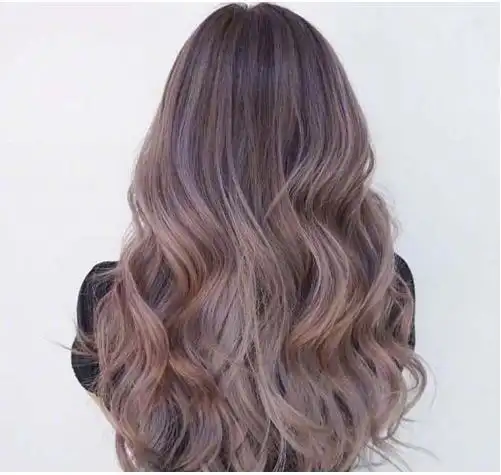 肤色暗黄的人都在靠化妆品救脸,染啥颜色的头发,也能衬肤色造吗