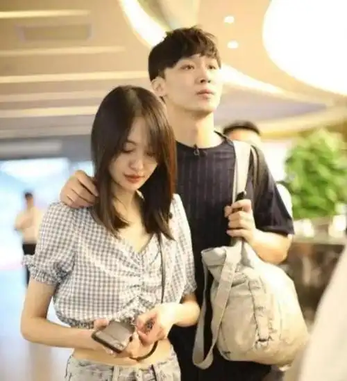 彻底崩了!网曝郑爽一家打算把张恒送进去,不理张恒爆出阴阳合同