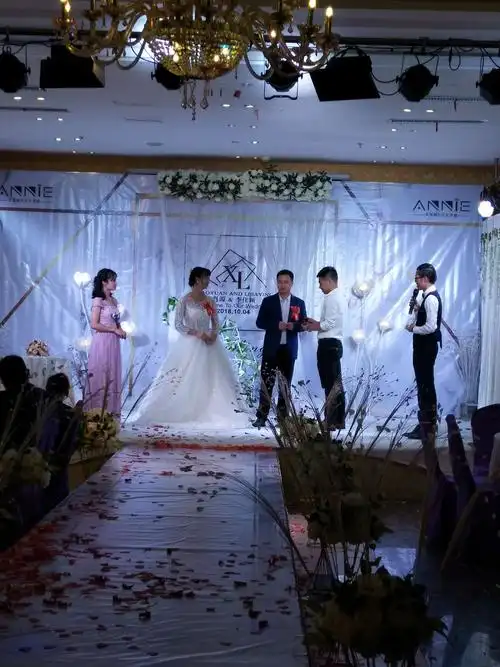 结婚是新人走进新生活的第一步,希望武冈大酒店能给您的人生旅程谱写