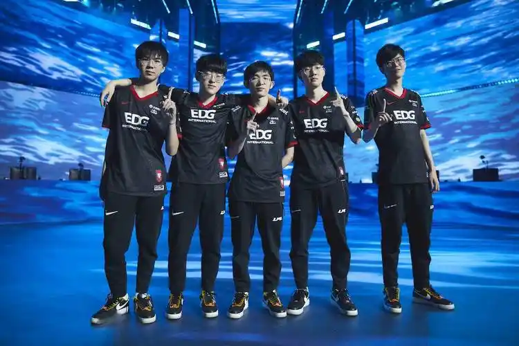 edg勇夺2021英雄联盟全球总决赛冠军上海电竞协会发信祝贺