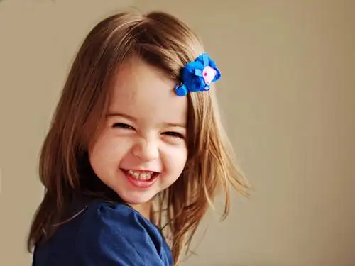 周公解梦:梦见小女孩笑是什么意思?