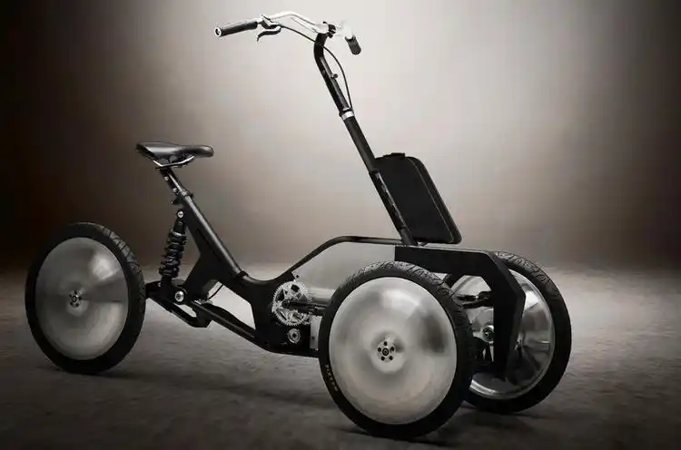 实用的电动倒三轮,可通过踩踏进行自充电,续航超320公里