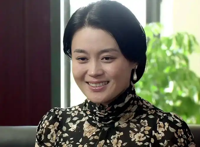 娇娇再爆猛料证实赵本山与小25岁关婷娜的绯闻称是真实的故事