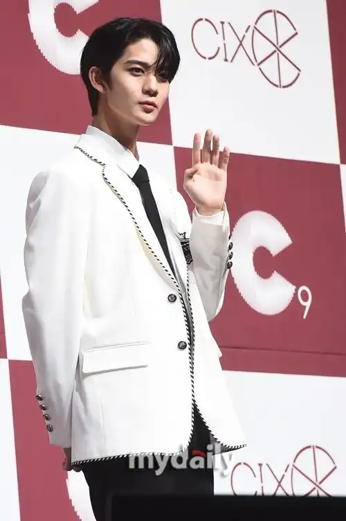 组图:韩男团cix发第二张专辑 穿白西装似帅气学长_高清图集_新浪网