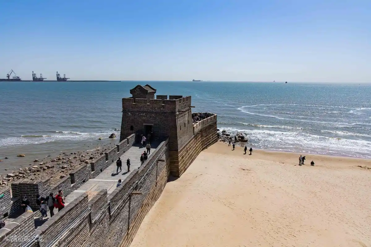 老龙头是我这次山海关之行,最怕错过,还好没错过的景点,通俗的讲它就