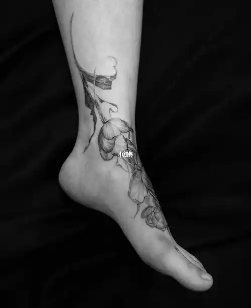 脚背郁金香93#我的纹身分享  #素花纹身  #郁金香93  #厦门纹身