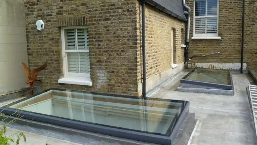 平屋顶灯笼式天窗