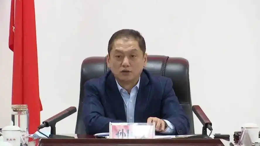 孙国文主持召开青冈县人民政府2022年第3次常务会议