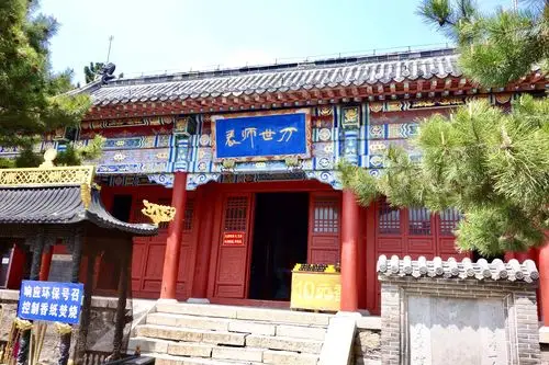 万世师表  孔子庙正殿