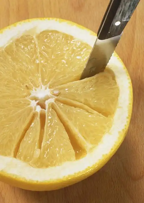 无人,竖图,俯视,室内,特写,白天,桌面,桌子,水果,金属制品,一把,切开