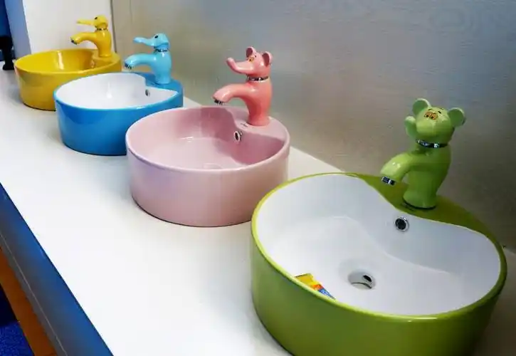 幼儿园彩色卡通水龙头面盆冷热黄铜水龙头彩色陶瓷洗手盆水龙头