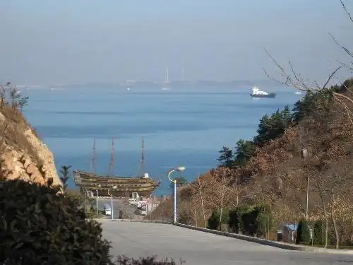 大连"东海公园"标志性雕塑——"