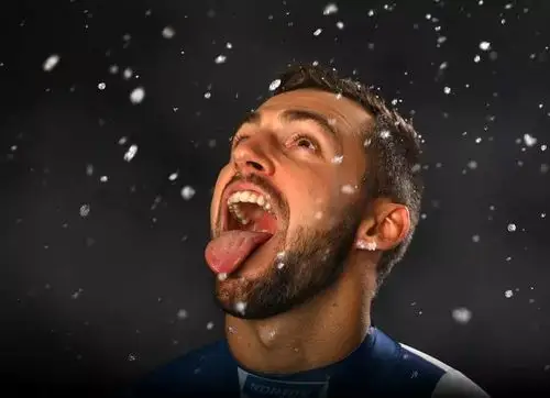 平昌冬奥会"会草"chris mazdzer最新街拍曝光 一身肌肉惹人注目