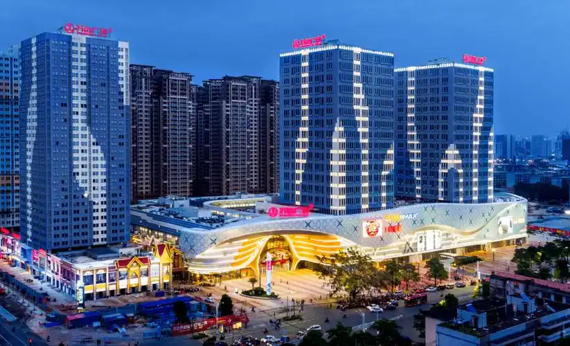 图 | 南宁江南万达广场于2017年6月开业之后,万达面临转型去地产化,在