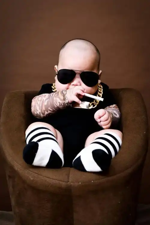 一个爱喝酒的叔叔的儿童摄影作品《社会人》