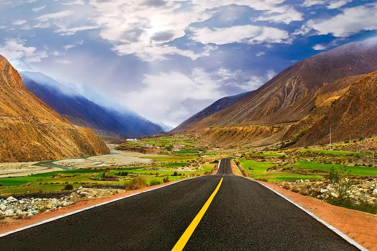 【川藏线旅游攻略线路】 川藏线是中国境内的一条著名公路,也是中国