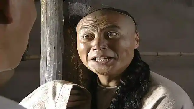 神鞭:傻二终于回了家,家里的东西却不见了,全被老丈给卖了-影视综视频