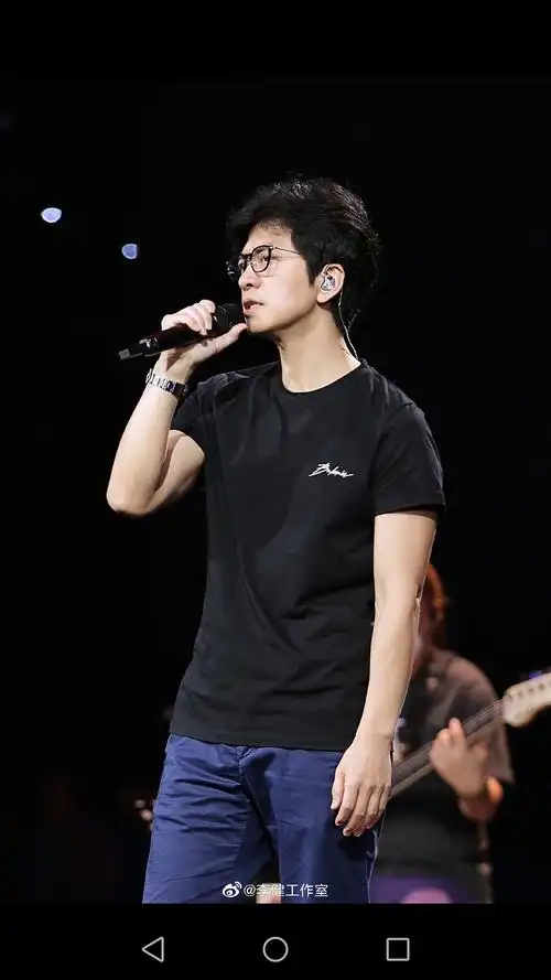 今晚微博之夜期待李健唱新歌